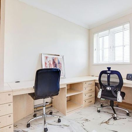 Modern 5 Bedroom House With Free Parking. Only 30 Mins To Bond Street Stanmore  Zewnętrze zdjęcie