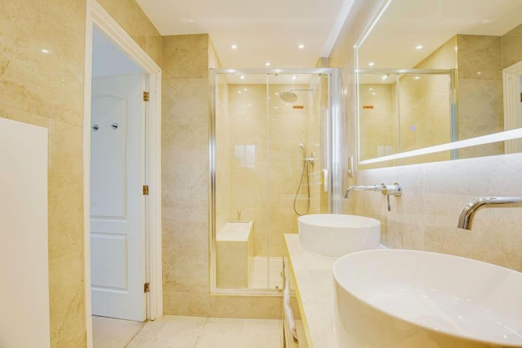 Modern 5 Bedroom House With Free Parking. Only 30 Mins To Bond Street Stanmore  Zewnętrze zdjęcie