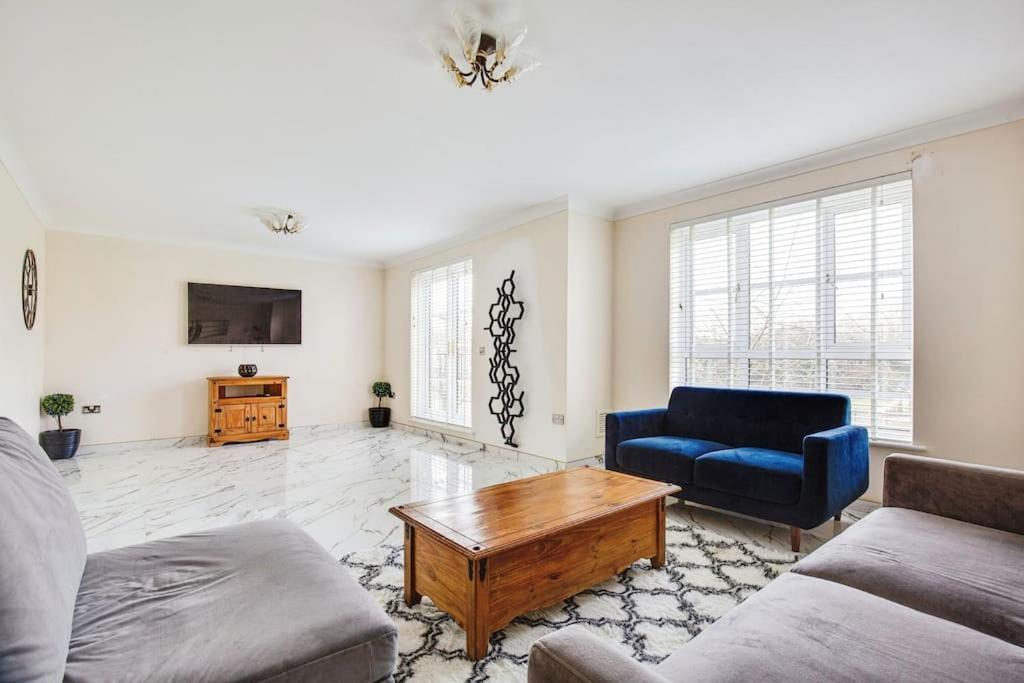 Modern 5 Bedroom House With Free Parking. Only 30 Mins To Bond Street Stanmore  Zewnętrze zdjęcie