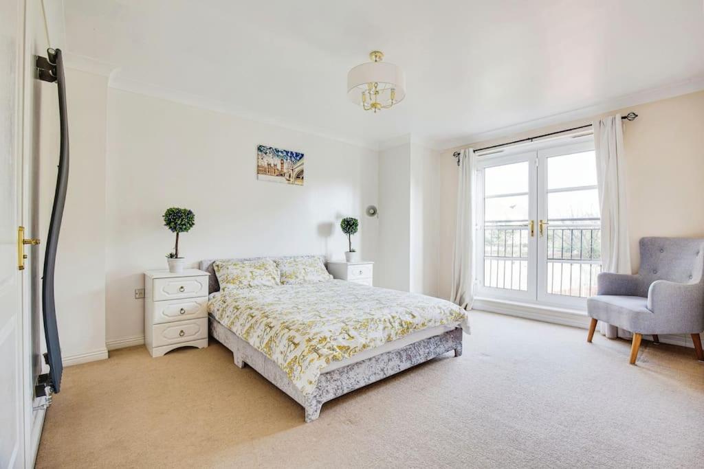 Modern 5 Bedroom House With Free Parking. Only 30 Mins To Bond Street Stanmore  Zewnętrze zdjęcie