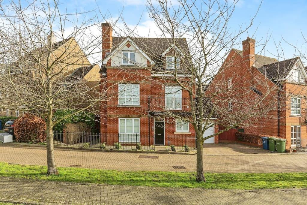 Modern 5 Bedroom House With Free Parking. Only 30 Mins To Bond Street Stanmore  Zewnętrze zdjęcie